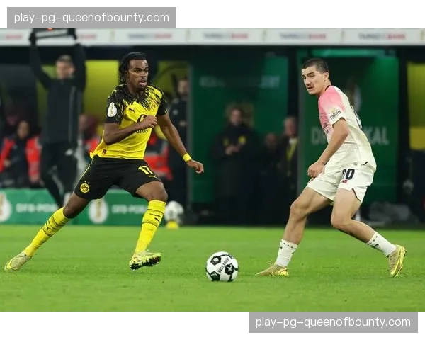 半场：多特蒙德0-1落后勒沃库森，阿德利世界波破门